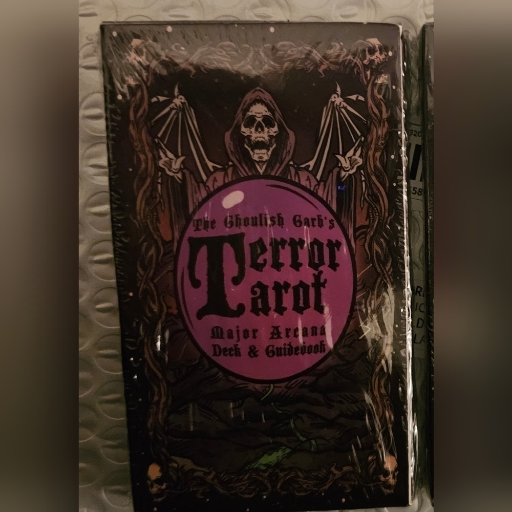 The Goulish Garb'sTerror Tarot - Major Arcana Deck and Guidebook - Picture 3 of 6